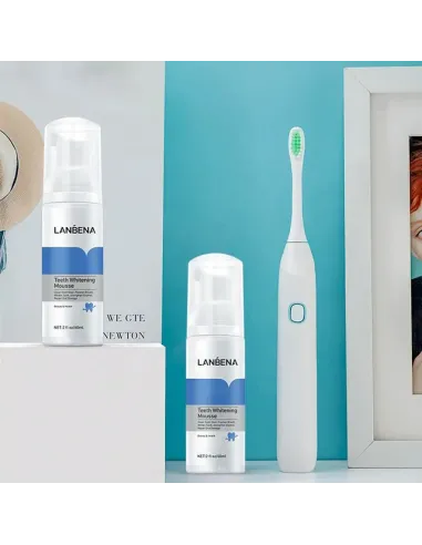 مبييض ومنظف الأسنان